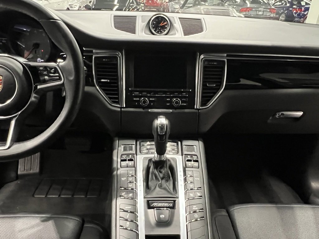 Used 2015 Porsche Macan S image 36