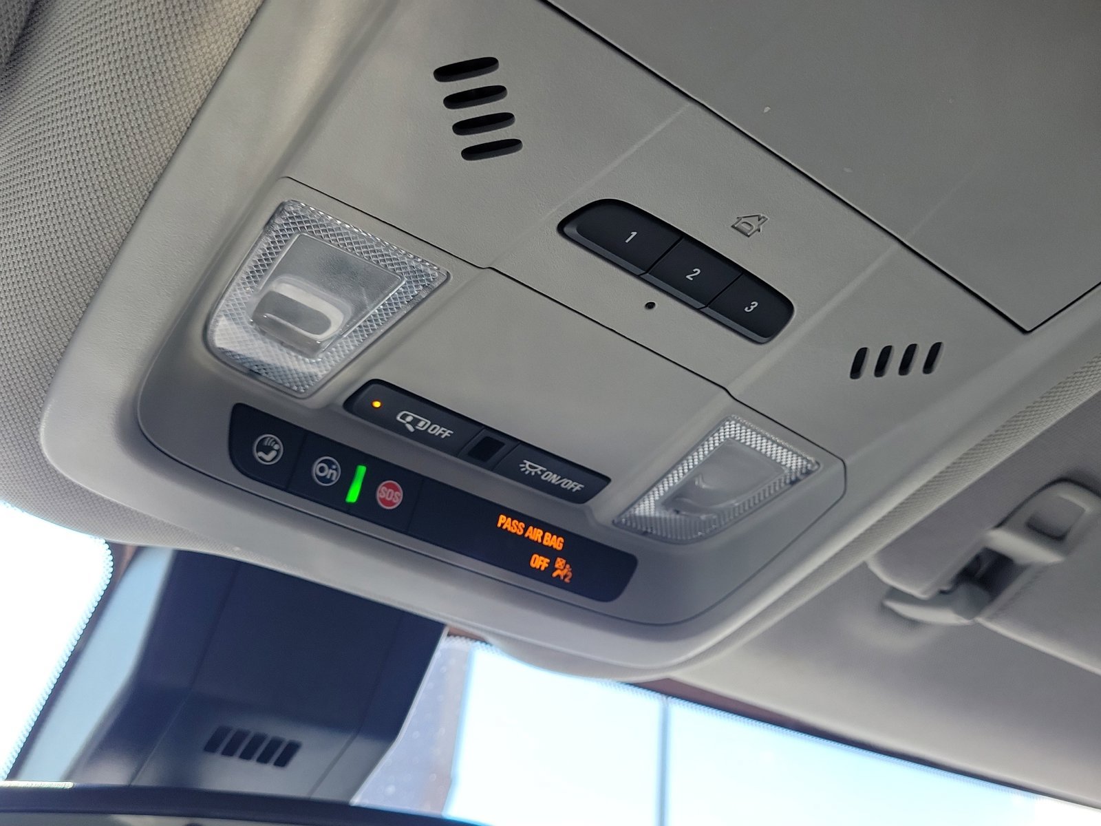 Used 2024 Chevrolet Equinox Premier FWD image 28