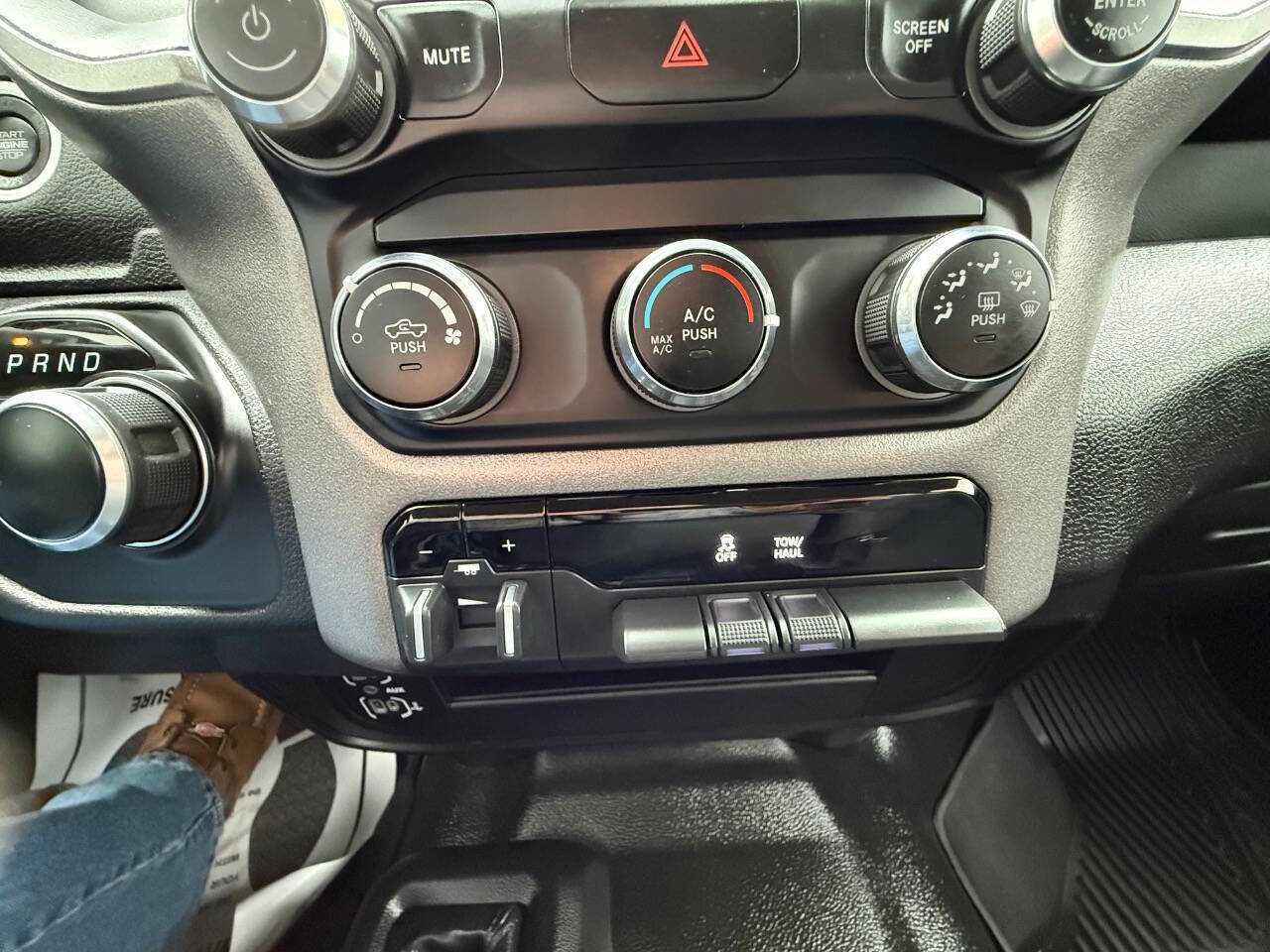 Used 2020 RAM 2500 Tradesman w/ Chrome Appearance Group AWD/4WD image 24