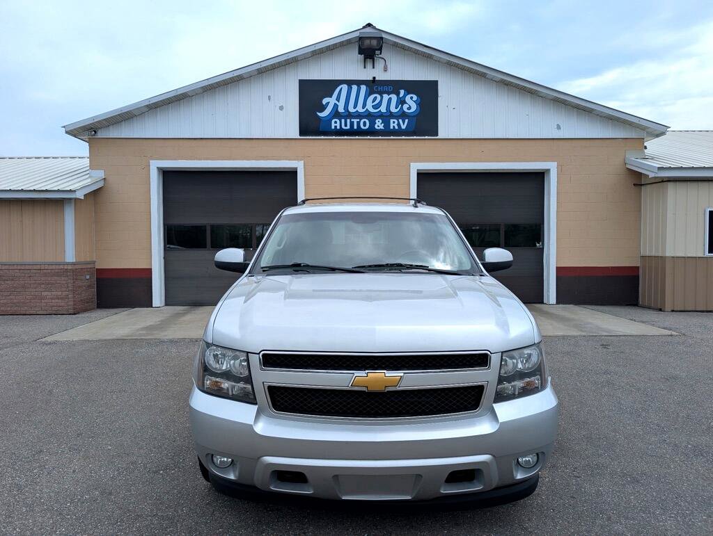 Used 2012 Chevrolet Suburban LT w/ Luxury Package image 2