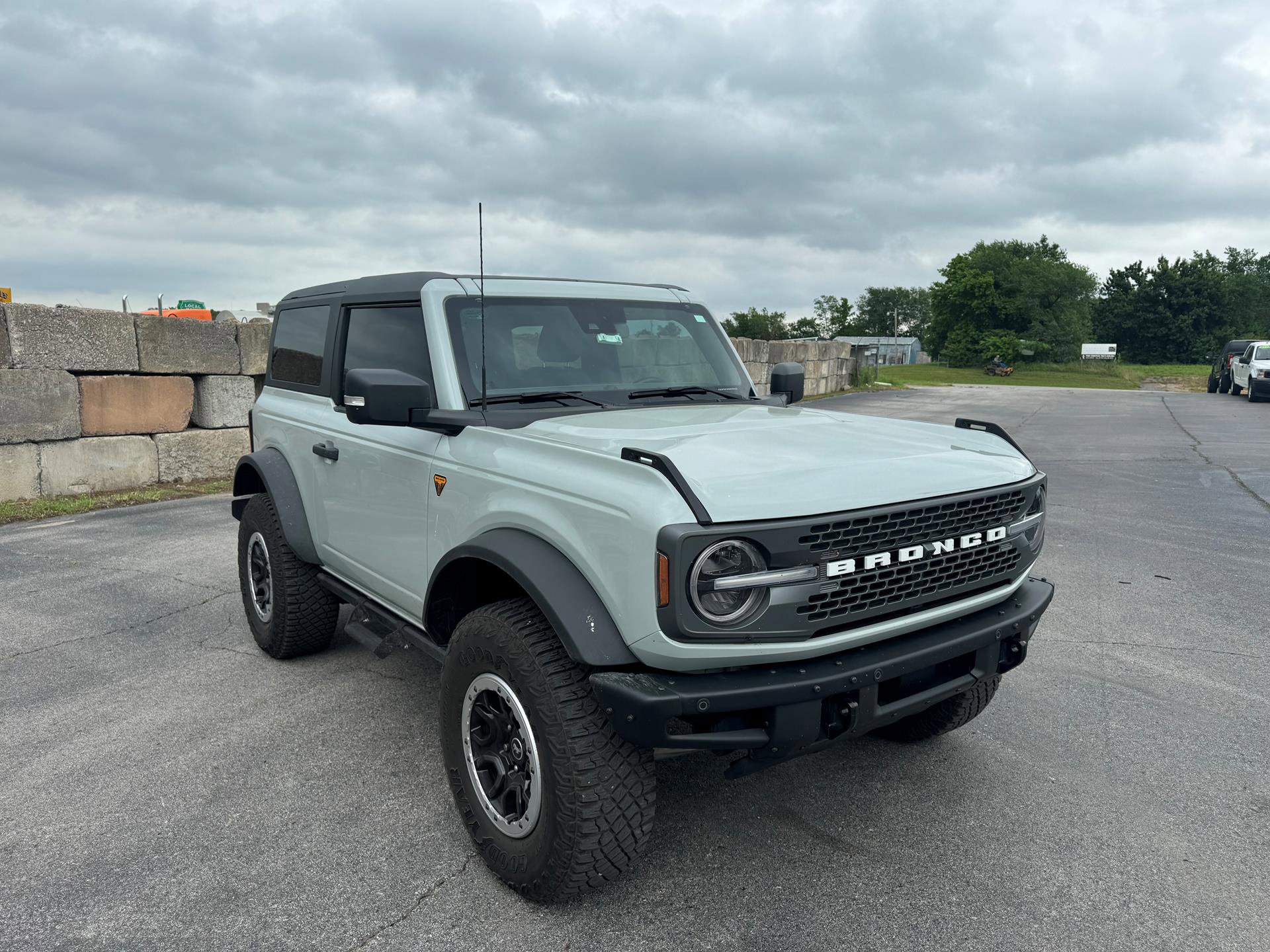 Used 2023 Ford Bronco Badlands image 1
