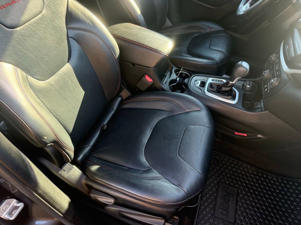 Used 2016 Jeep Cherokee Trailhawk w/ Comfort/Convenience Group image 55