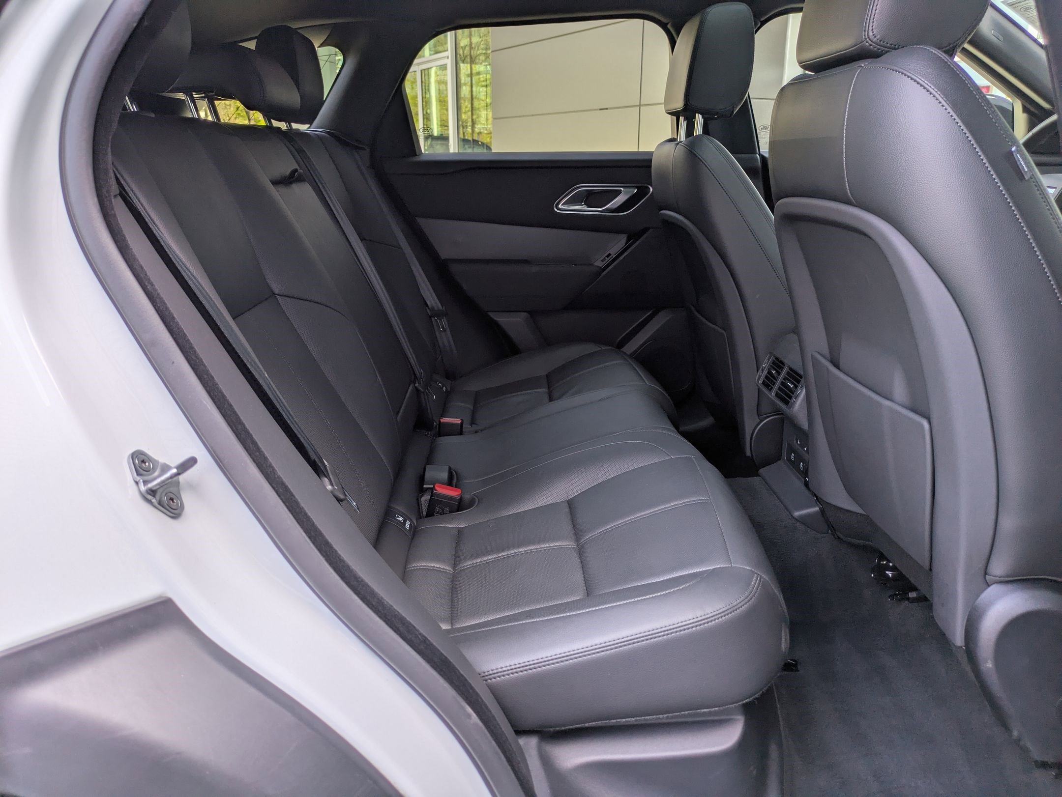 Used 2025 Land Rover Range Rover Velar Dynamic SE image 33