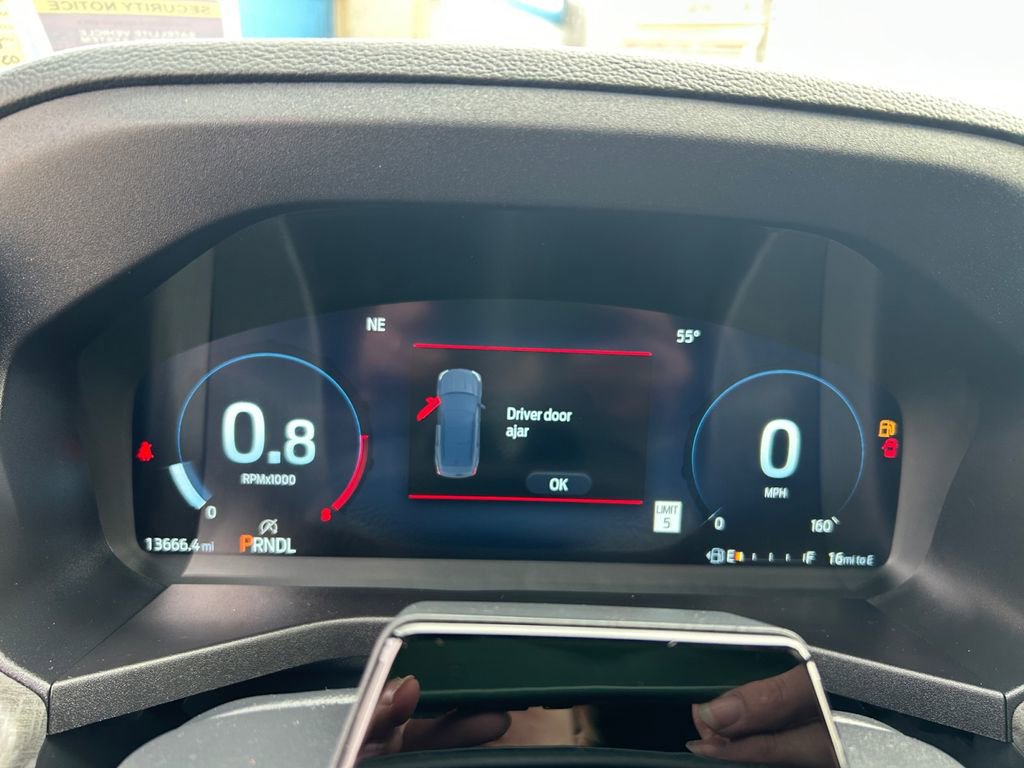 Used 2025 Ford Explorer Platinum w/ LUX Leather Package AWD/4WD image 16