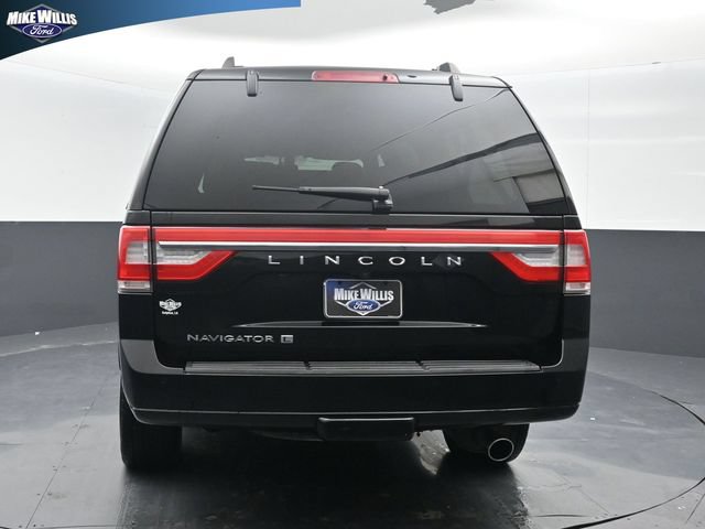 Used 2017 Lincoln Navigator L Reserve AWD/4WD image 6