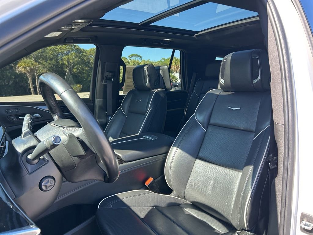 Used 2022 Cadillac Escalade Sport w/ Touring Package image 22