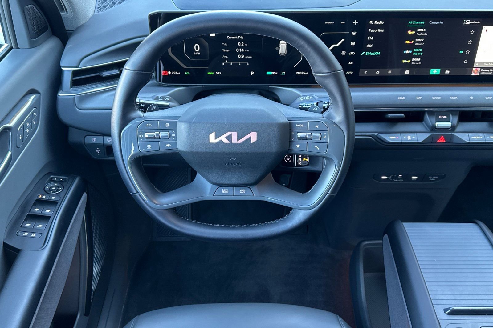 Certified 2025 Kia EV9 Land w/ Towing Package image 17