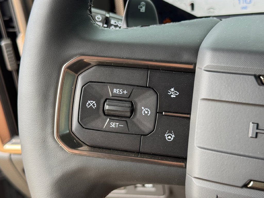 New 2025 GMC Hummer EV 2X w/ LPO, Dark Essentials Package AWD/4WD image 17