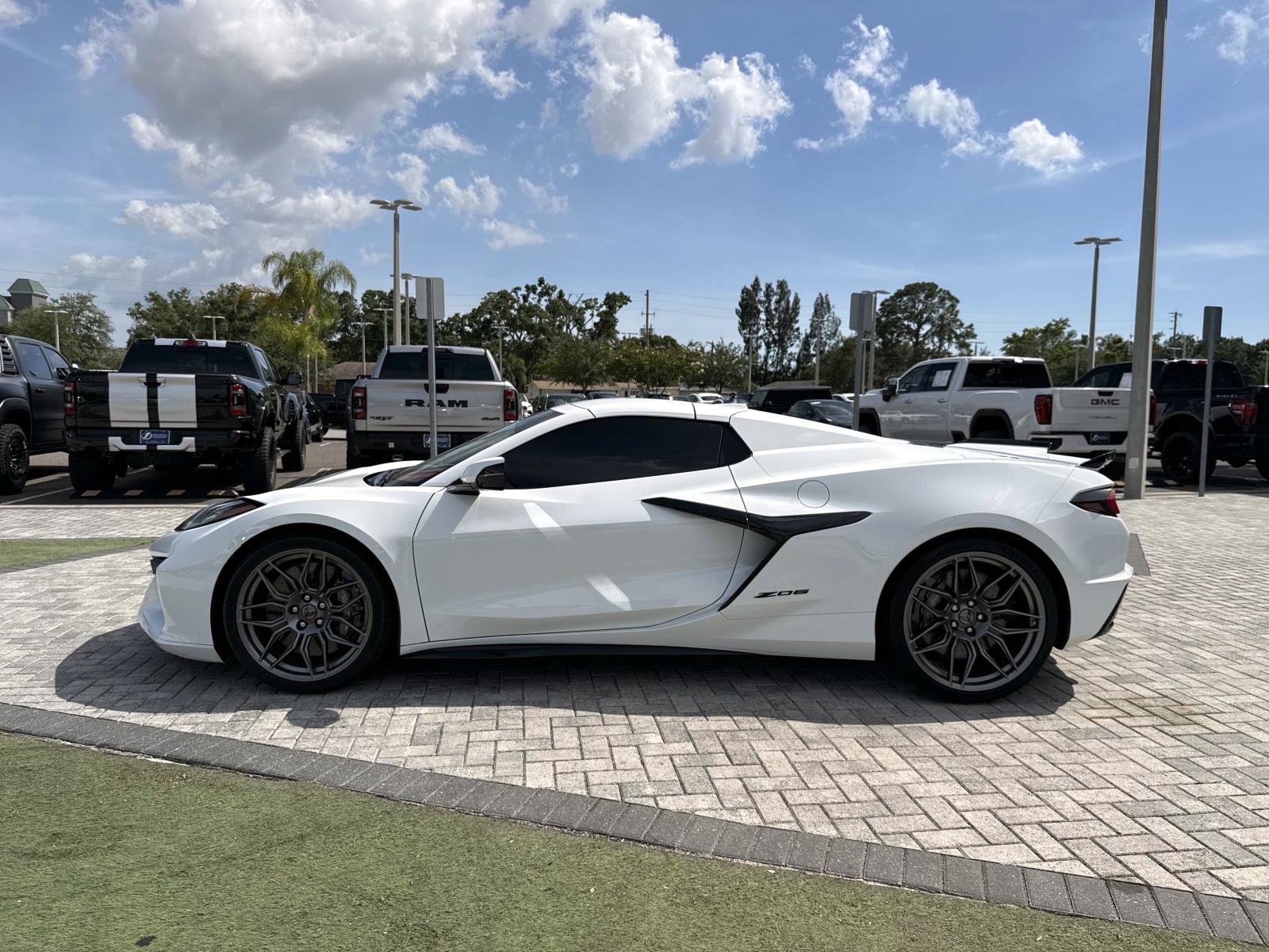 Used 2024 Chevrolet Corvette Z06 RWD image 9