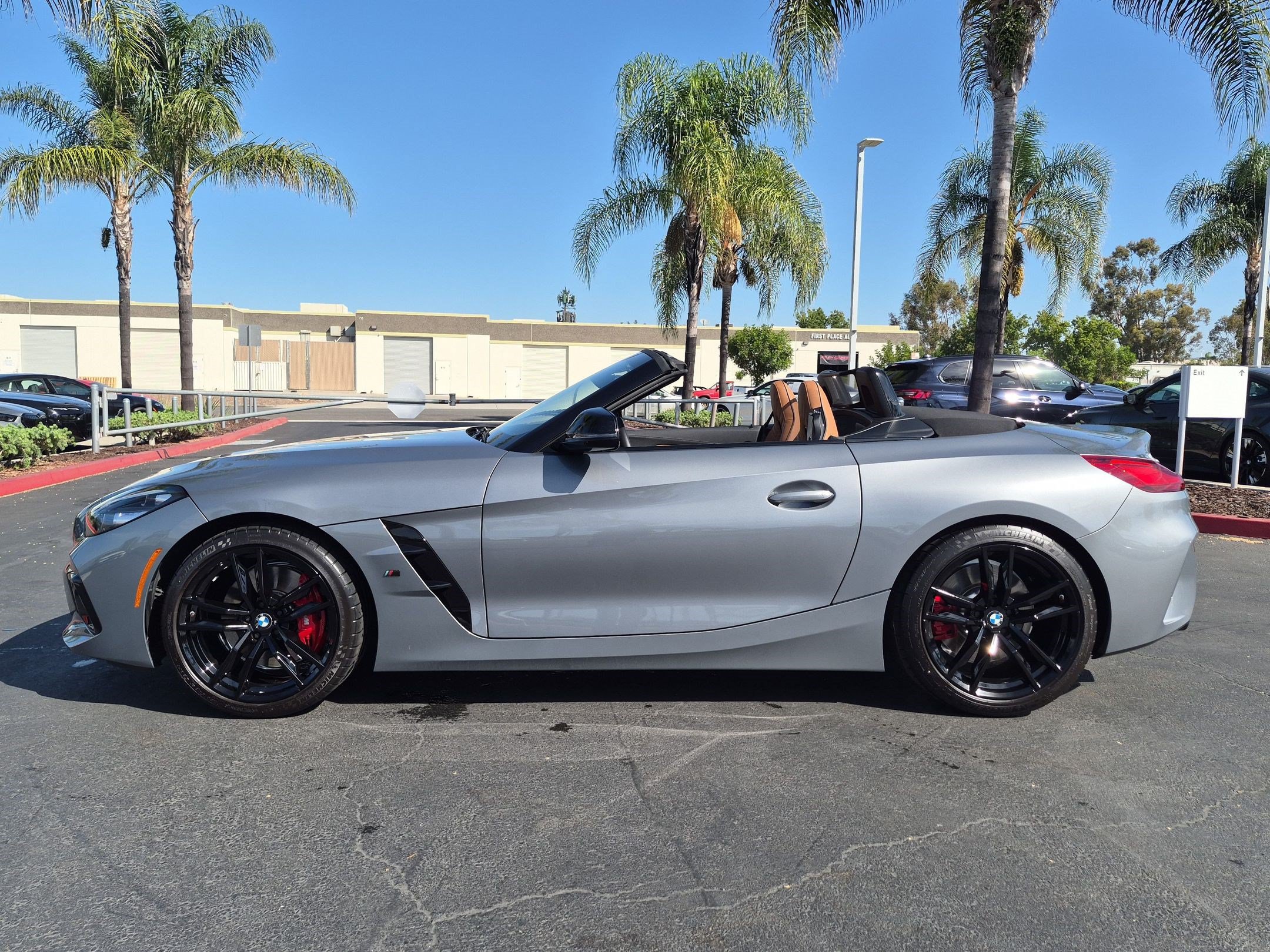 Used 2025 BMW Z4 M40i w/ Edition RWD image 7