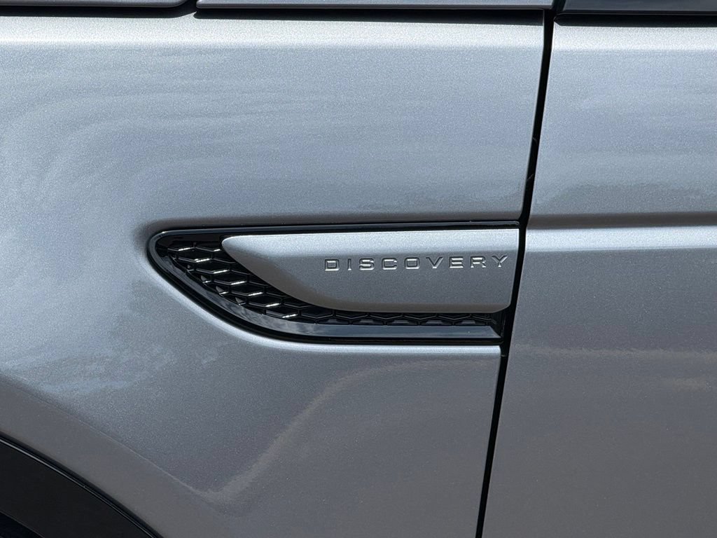 Certified 2025 Land Rover Discovery Sport Dynamic SE AWD/4WD image 40