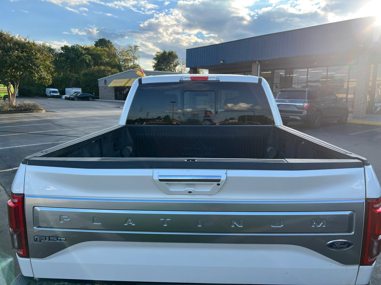 Used 2016 Ford F150 Platinum w/ Equipment Group 701A Luxury image 5