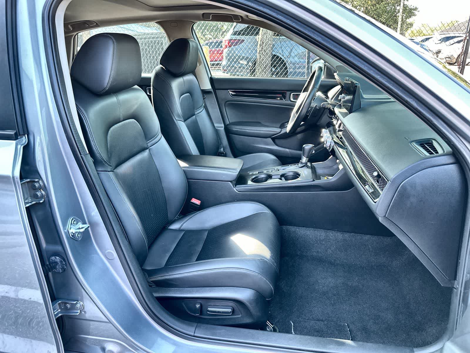 Used 2022 Honda Civic Touring image 9