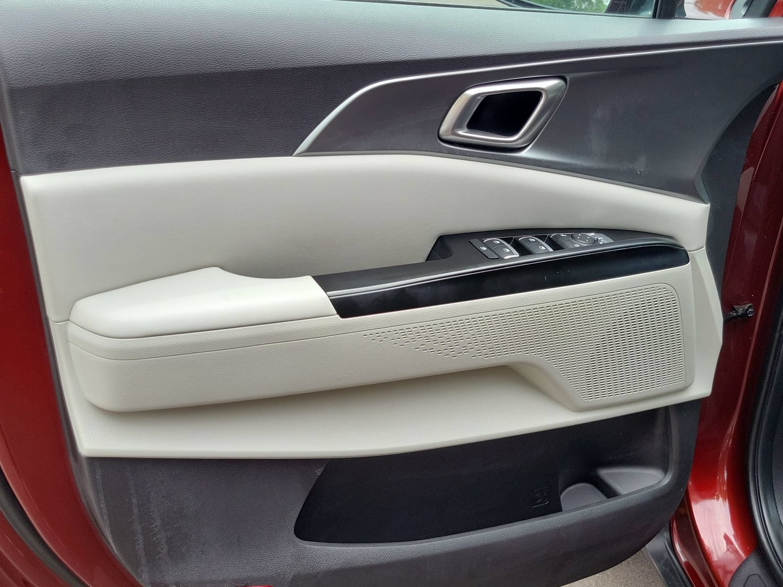 Certified 2023 Kia Carnival LX FWD image 7