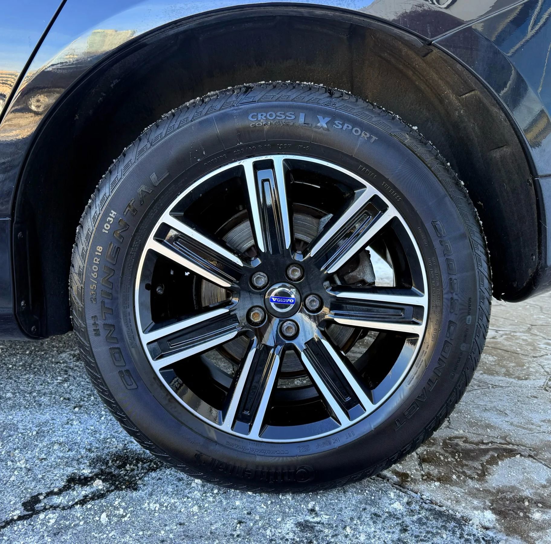 Used 2017 Volvo XC60 T5 Dynamic w/ Preferred Option Package image 57