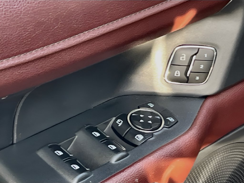 Used 2024 Ford Expedition Limited AWD/4WD image 18