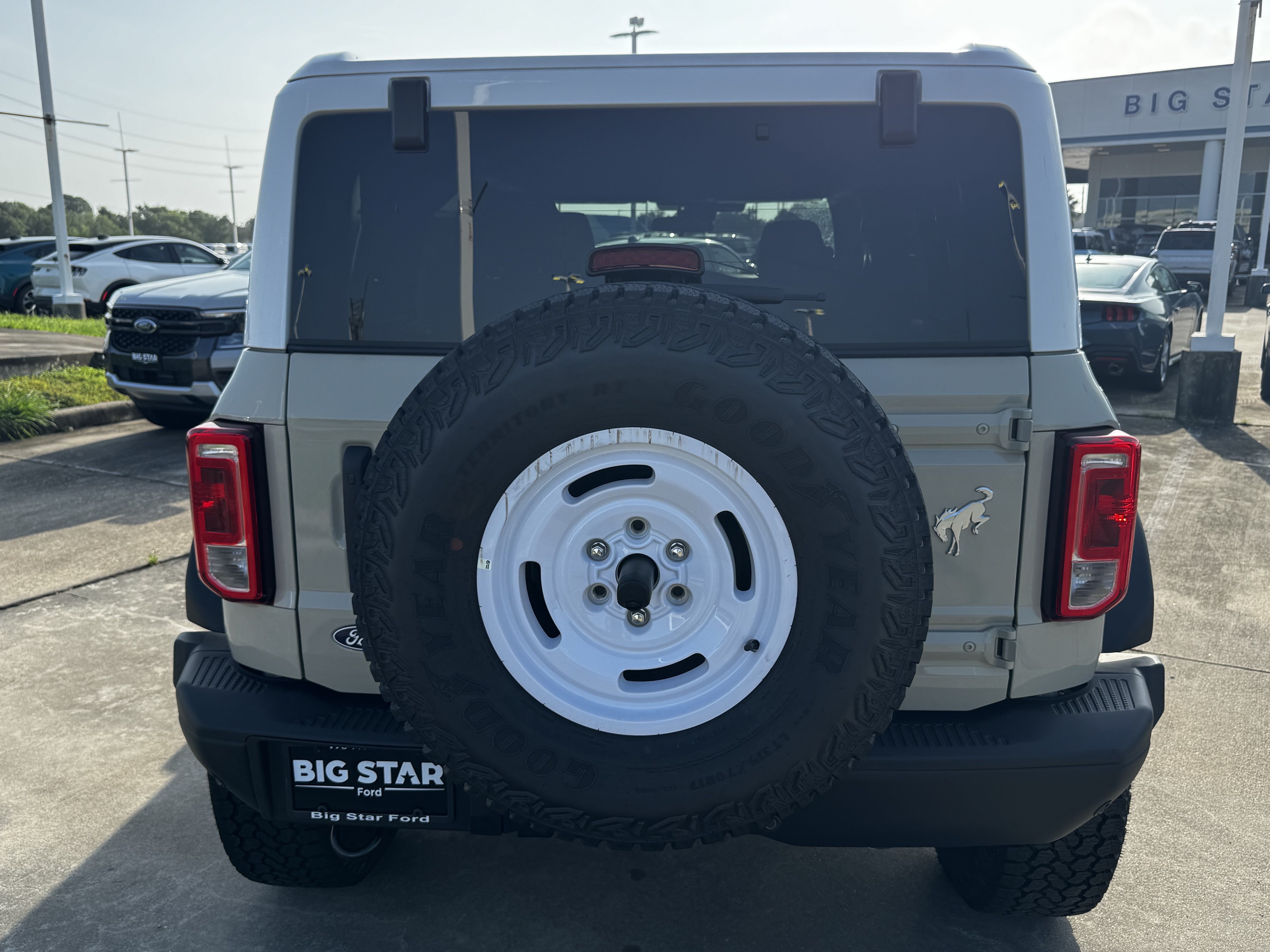 New 2026 Ford Bronco Heritage Edition AWD/4WD image 9