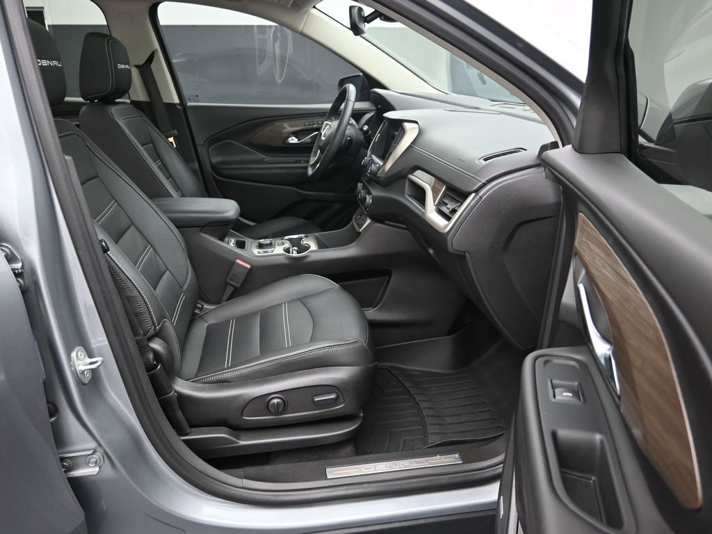 Used 2023 GMC Terrain Denali image 25
