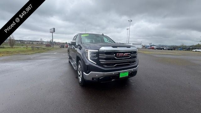 Used 2024 GMC Sierra 1500 SLT w/ SLT Premium Plus Package AWD/4WD image 4