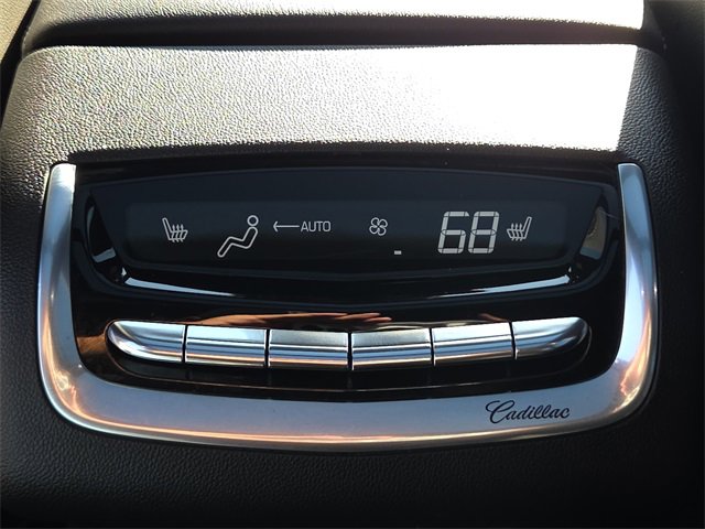 Used 2023 Cadillac XT6 Premium Luxury w/ Technology Package image 16