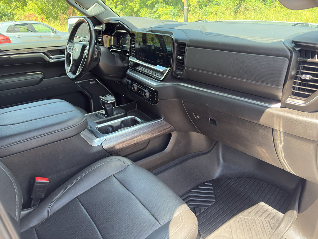 Used 2023 Chevrolet Silverado 1500 LTZ w/ LTZ Convenience Package II AWD/4WD image 10