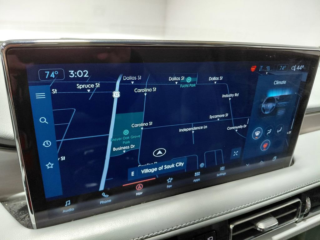 Used 2022 Lincoln Nautilus Reserve w/ Equipment Group 201A AWD/4WD image 11