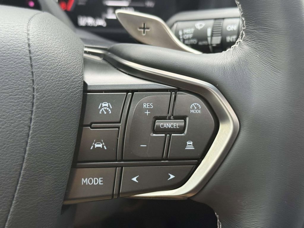 Used 2025 Lexus LX 700h Overtrail image 22