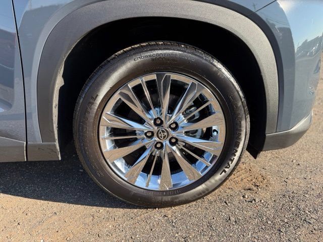 Used 2024 Toyota Grand Highlander AWD image 9