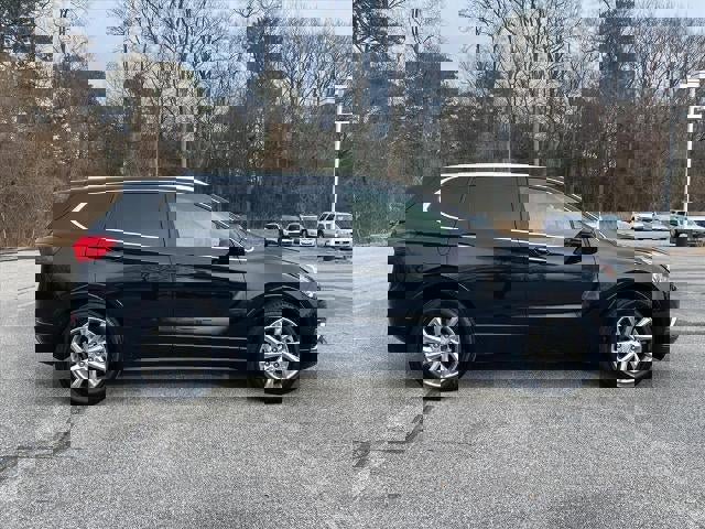 Used 2020 Buick Envision Essence w/ LPO, Cargo Package image 2