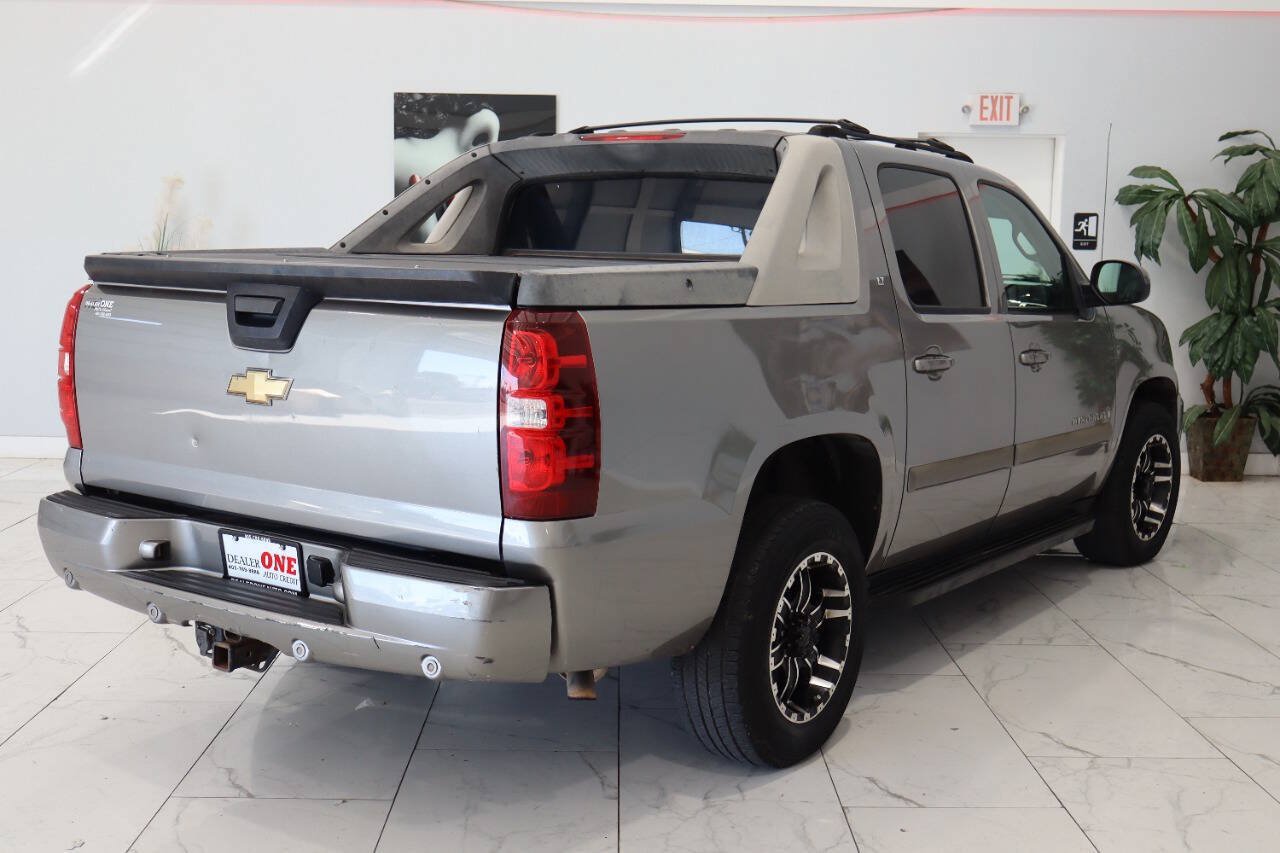 Used 2007 Chevrolet Avalanche LT w/ LT Preferred Equipment Group AWD/4WD image 5