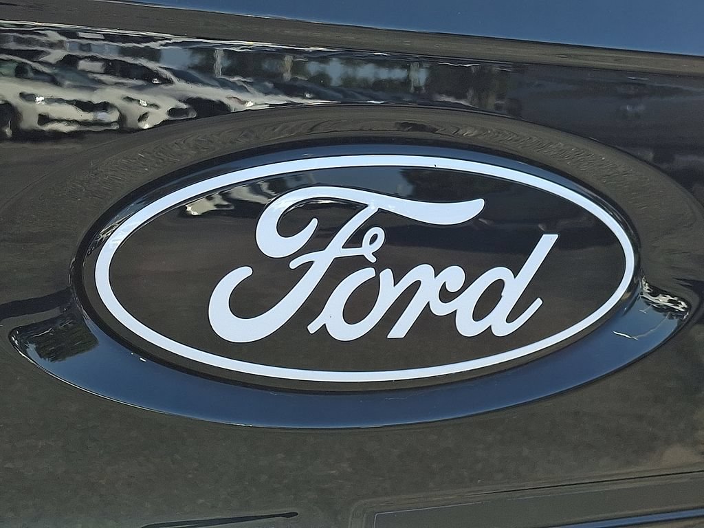 Used 2025 Ford F150 Lariat AWD/4WD image 32