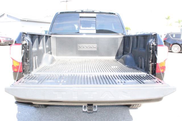 Used 2023 Nissan Titan SV w/ SV Convenience Package image 8