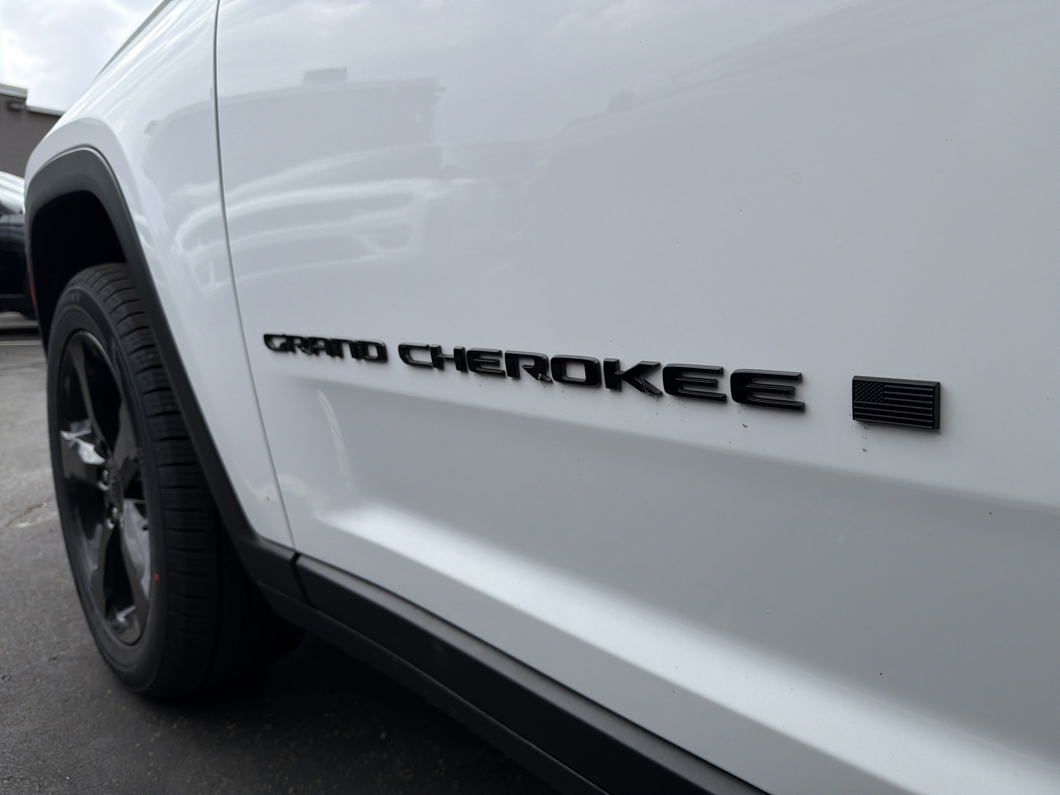 Certified 2023 Jeep Grand Cherokee Limited w/ Luxury Tech Group II image 39