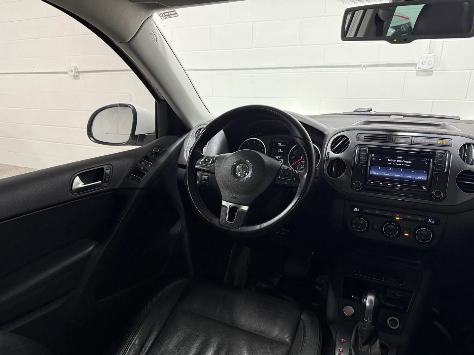Used 2017 Volkswagen Tiguan SEL FWD image 21