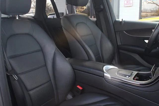 Used 2021 Mercedes-Benz GLC 300 4MATIC image 42