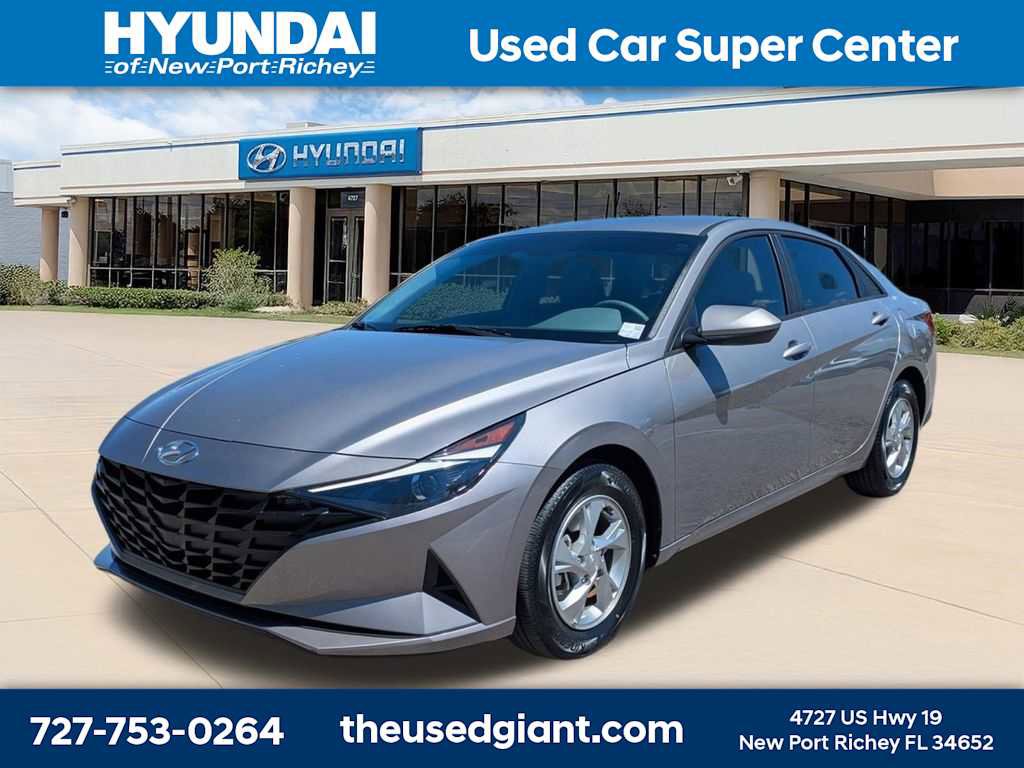 Used 2023 Hyundai Elantra SE image 1