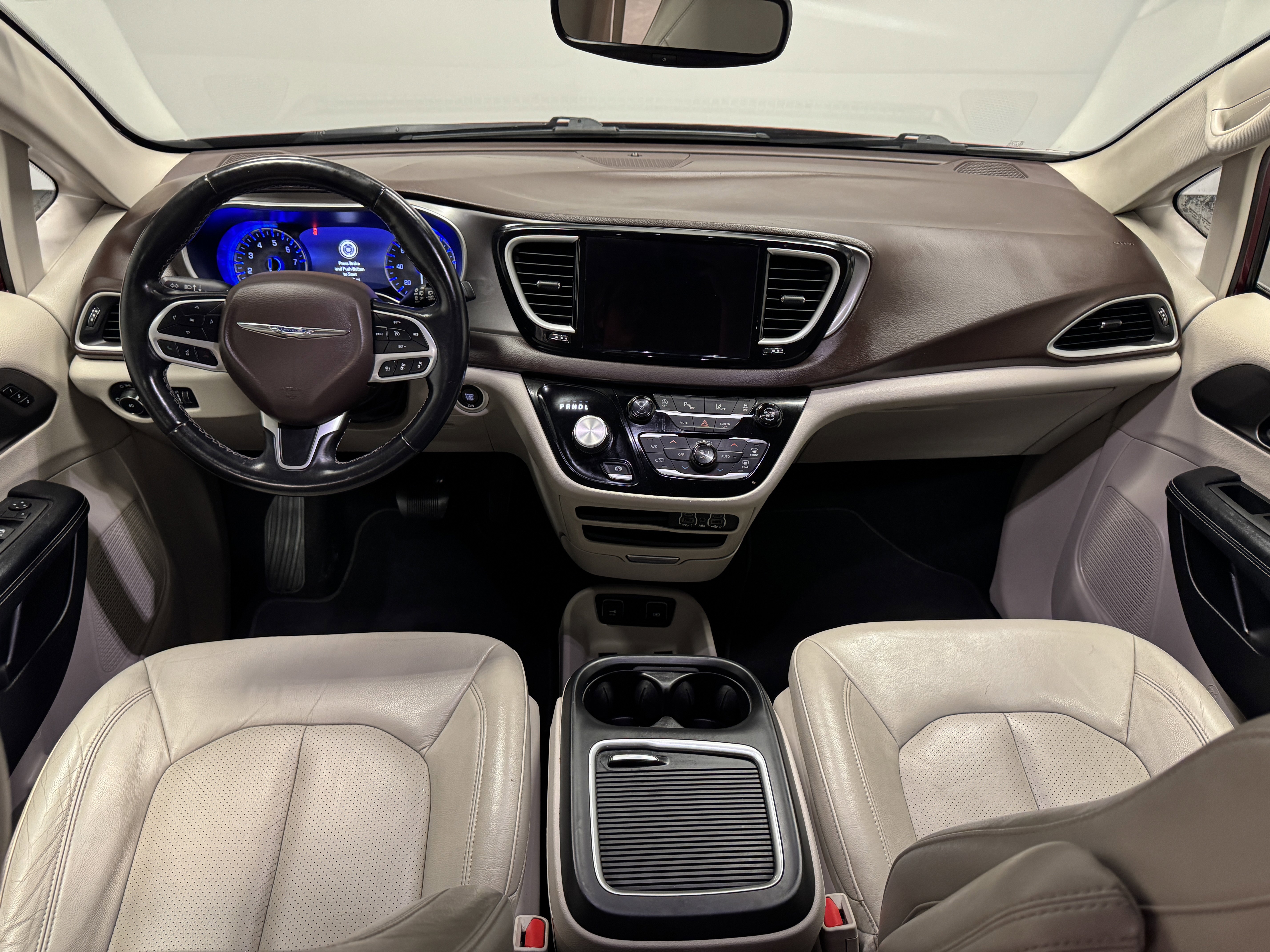 Used 2021 Chrysler Pacifica Touring-L image 19