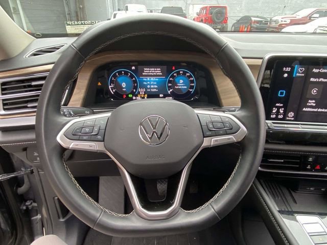 Used 2025 Volkswagen Atlas SE image 21