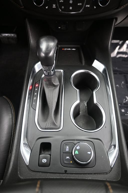 Used 2021 Chevrolet Traverse Premier w/ Redline Edition FWD image 18