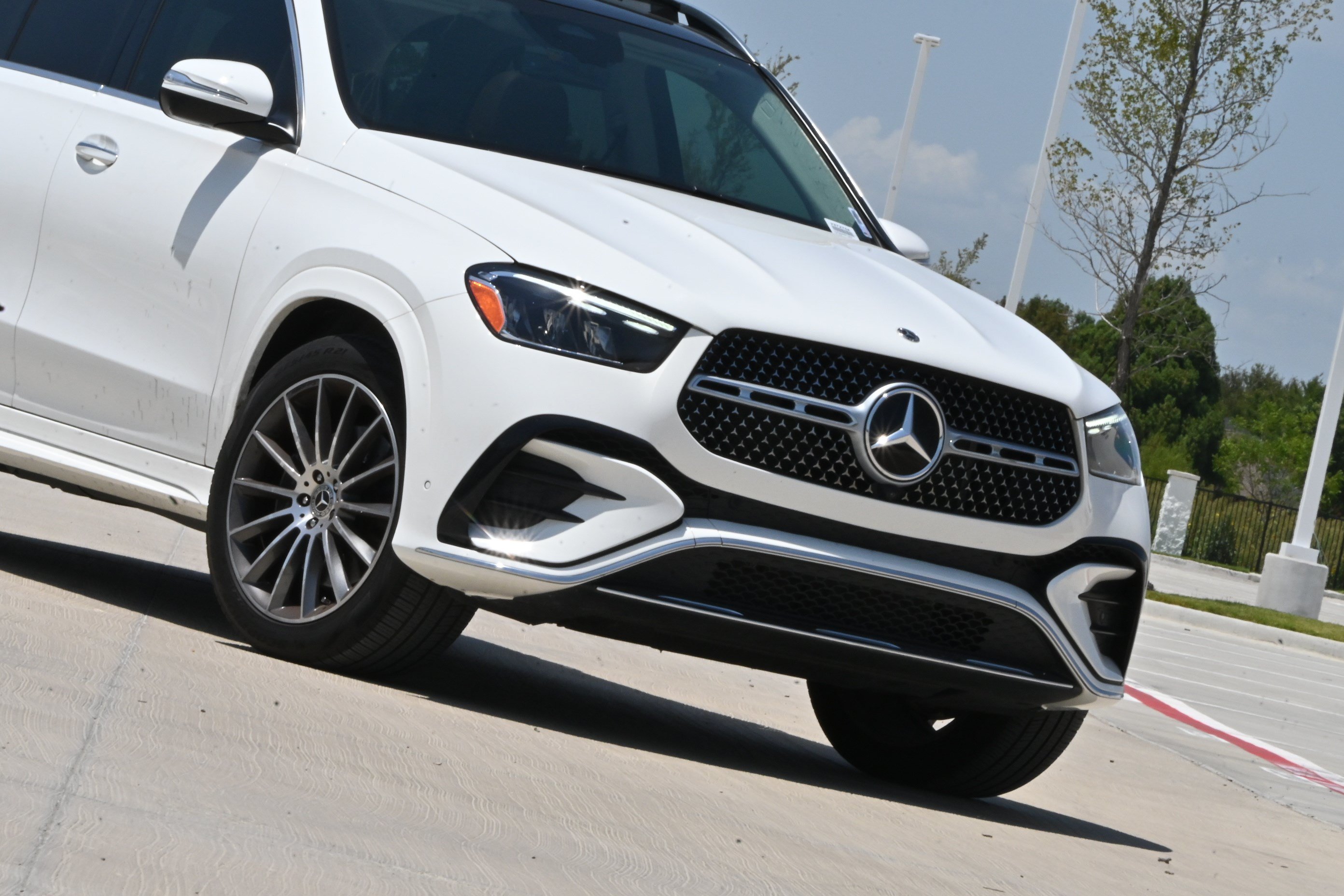 Used 2024 Mercedes-Benz GLE 450 4MATIC image 41