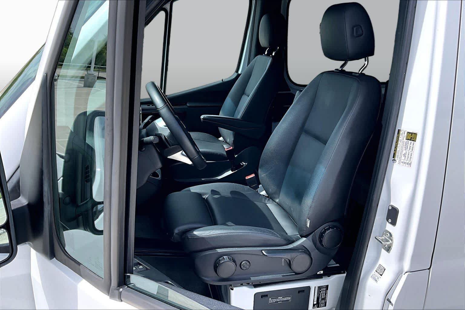 Certified 2025 Mercedes-Benz Sprinter 2500 image 8