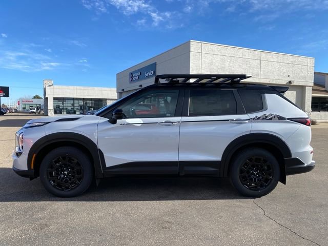 New 2026 Mitsubishi Outlander Trail Edition image 2