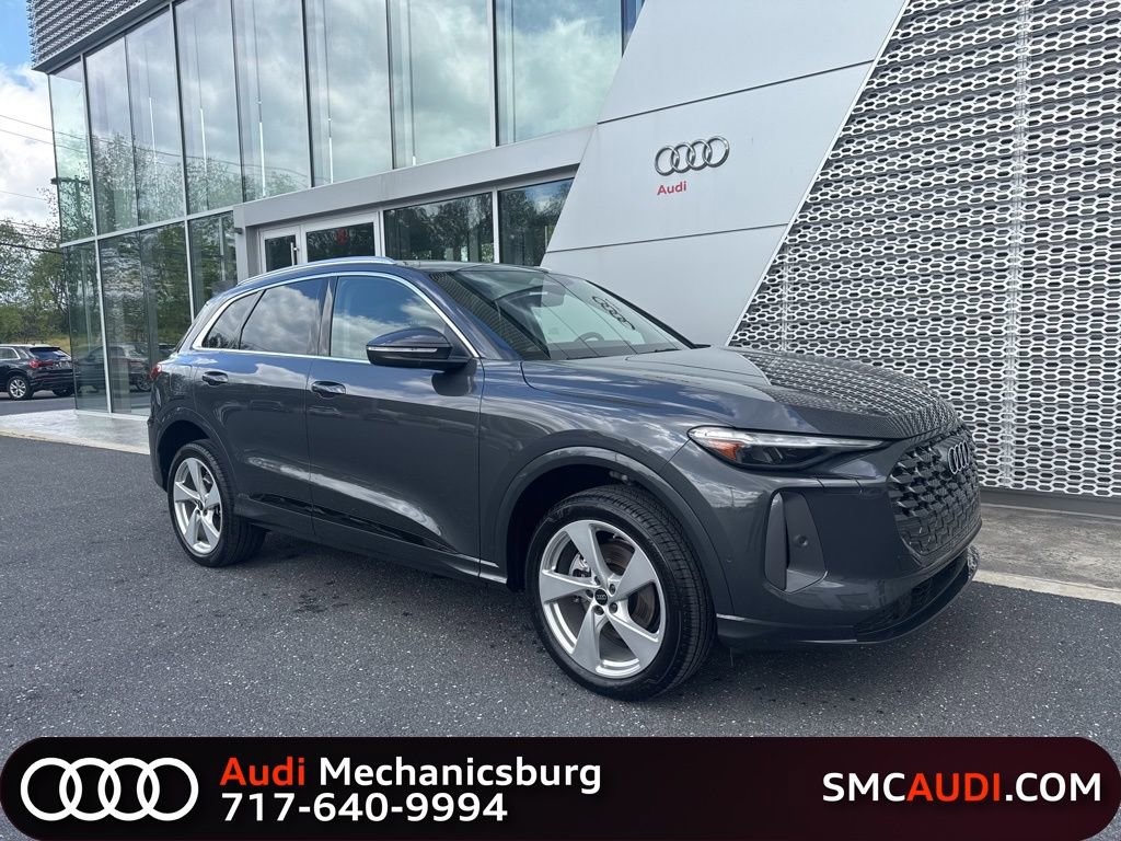Used 2025 Audi Q5 Premium Plus w/ Premium Plus AWD/4WD image 1