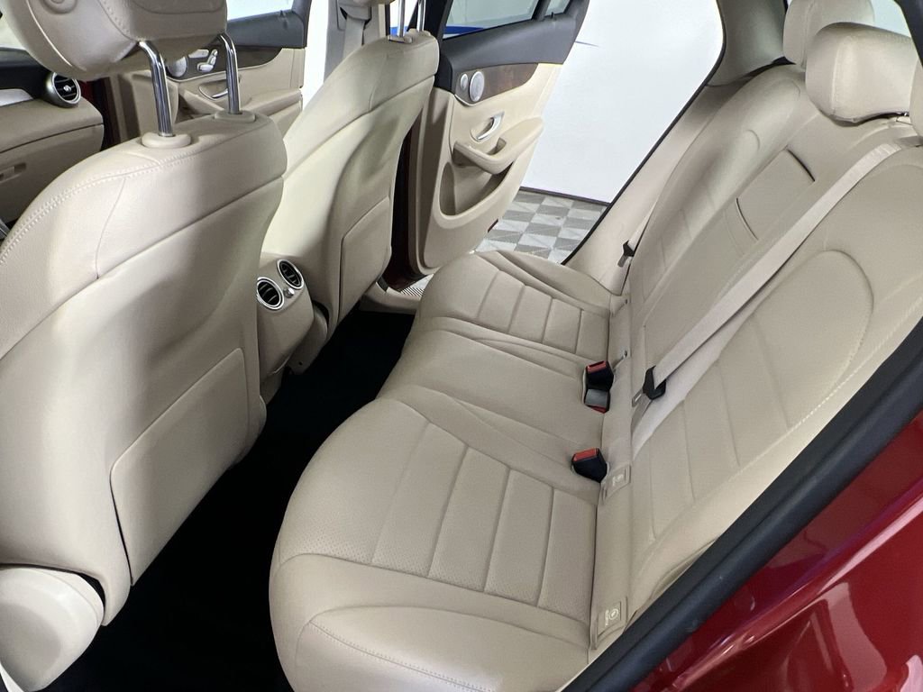 Used 2019 Mercedes-Benz GLC 300 4MATIC image 25