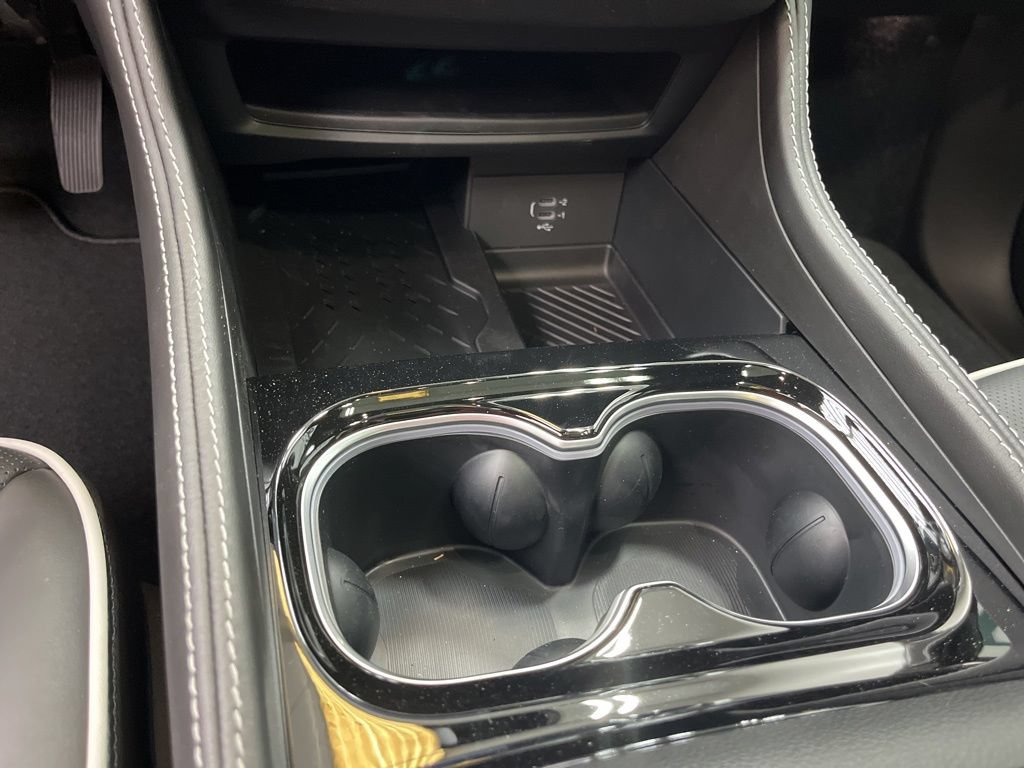 New 2027 Chrysler Pacifica Limited FWD image 19