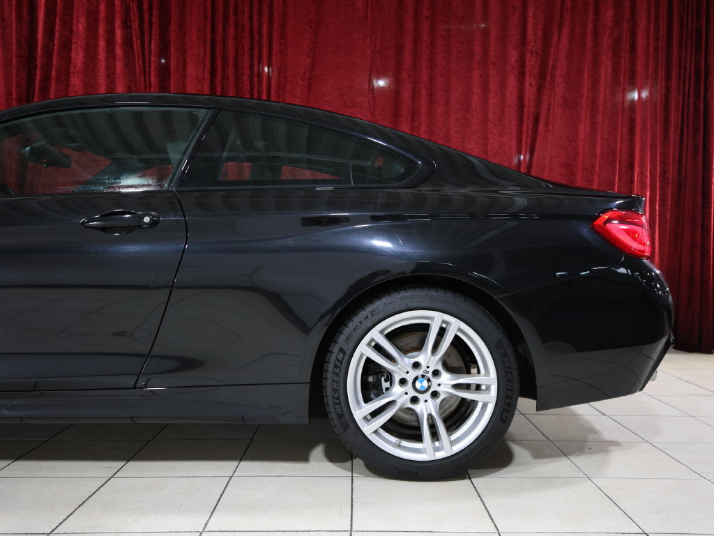 Used 2019 BMW 440i Coupe w/ M Sport Package RWD image 6