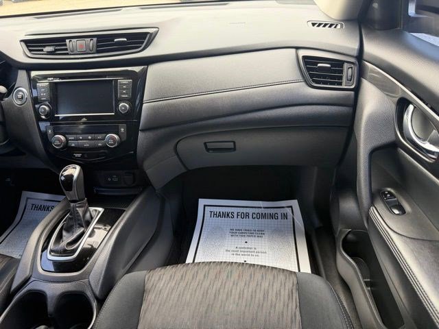 Used 2018 Nissan Rogue SV w/ Premium Package image 20