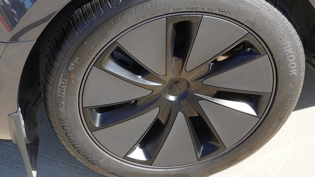 Used 2025 Tesla Model 3 Long Range image 11