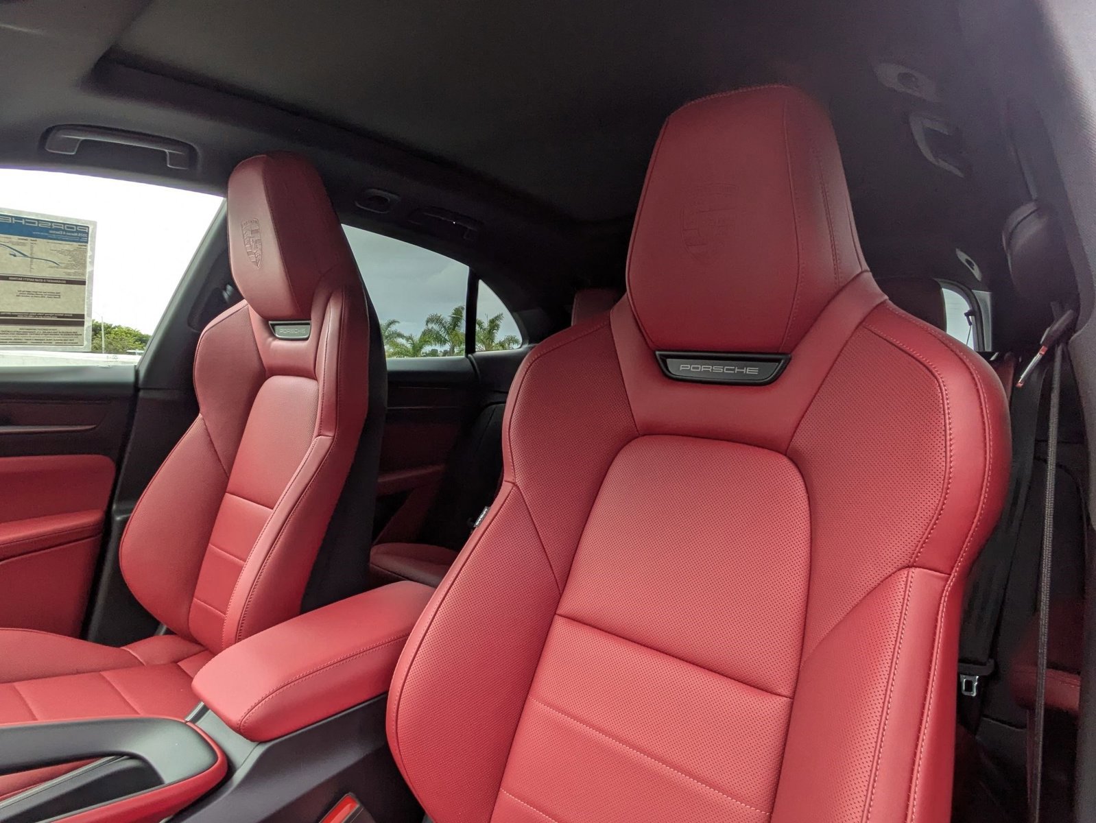 New 2025 Porsche Macan 4 Electric image 5