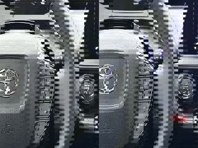 Used 2026 Toyota Prius Plug-In Hybrid image 9